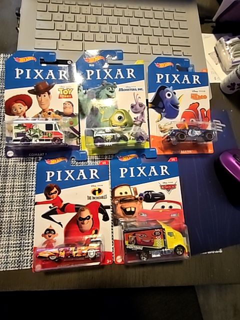 HOTWHEELS "PIXAR" SET OF 5