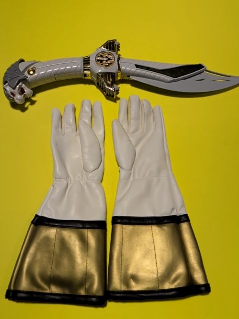 Power Rangers White Ranger Sabre and Gloves