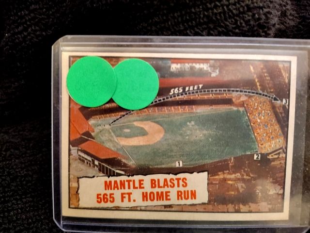1961 Topps Mickey Mantle