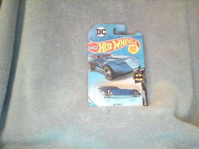 Hot Wheels Batmobile basic blue