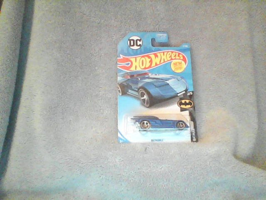 Hot Wheels Batmobile basic blue